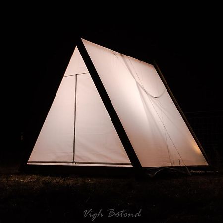 Lupa Tent Budakalász Extérieur photo