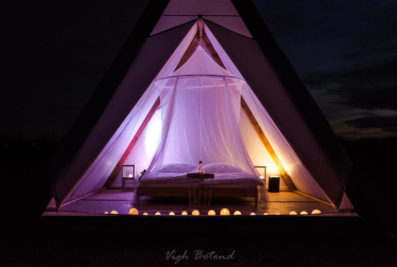 Lupa Tent Budakalász Extérieur photo